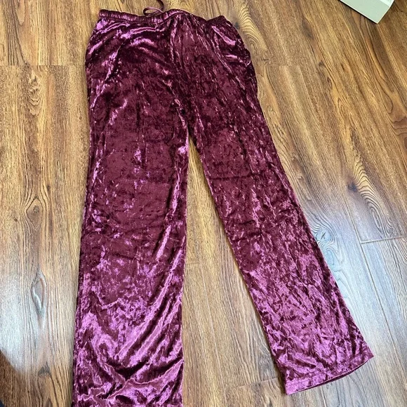 Rachel Zoe Velvet Pjs - Picture 6 of 8